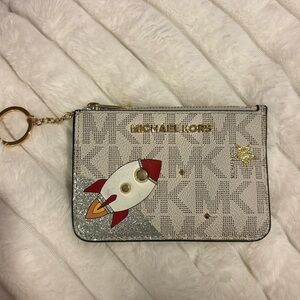 •Authentic Michael Kors Wallet